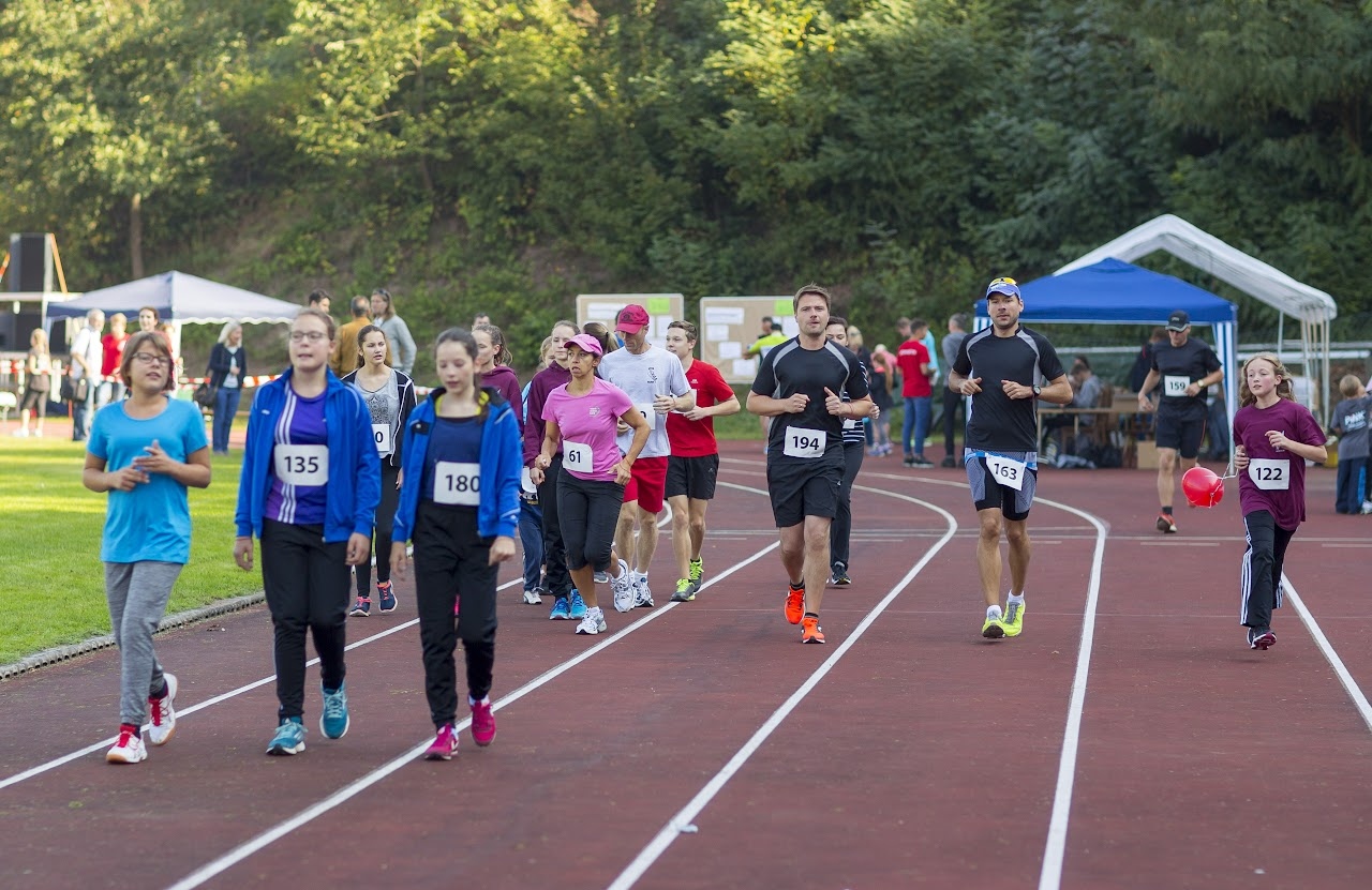 Bild vom 9. Benefizlauf im Jahr 2016. Dies ist das 86. Bild.
